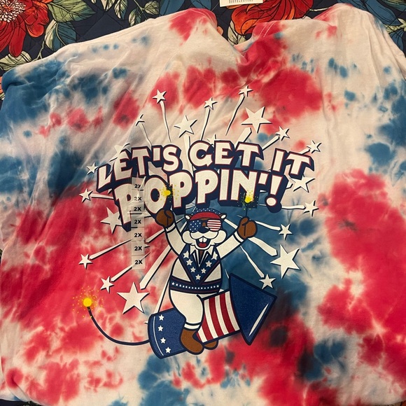 New Bucees shirt- women or men’s - Picture 2 of 3